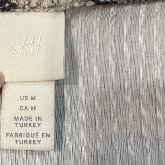 H&M Snakeskin Printed Bodysuit - Picture 4 of 4